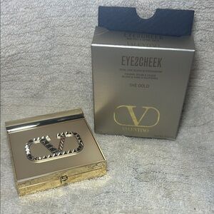 Valentino Gold Eye2Cheek Compact dual use blush & eyeshadow